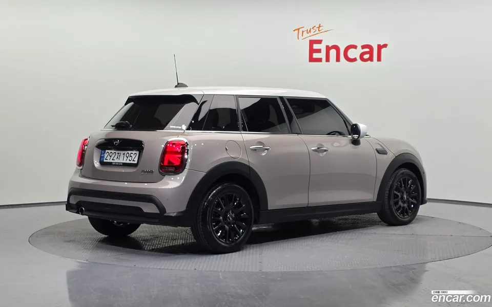 MINI Cooper 5 2024 — миниатюра 2