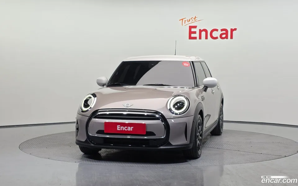 MINI Cooper 5 2024 — миниатюра 3
