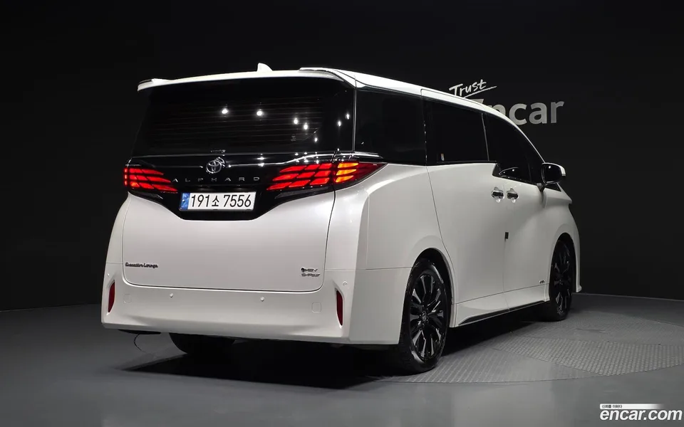 Toyota Alphard 2.5 HEV AWD 2024 — миниатюра 2