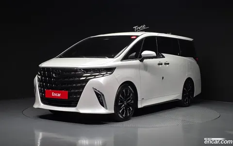 Toyota Alphard 2024 buy in Moscow
