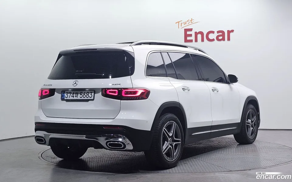 Mercedes-Benz GLB-Class GLB250 4MATIC 2022 — миниатюра 2