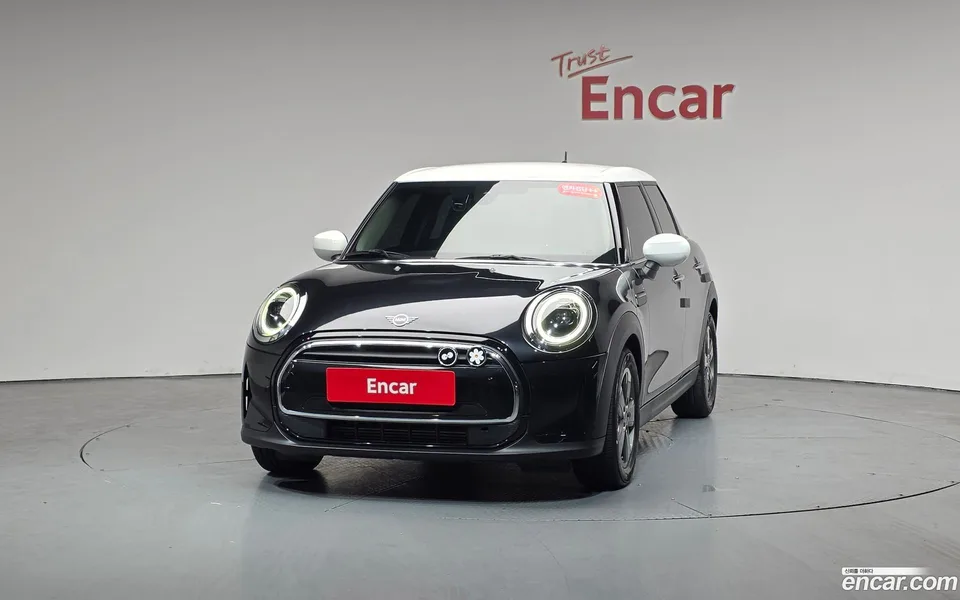 MINI Cooper 5 2023 — миниатюра 3