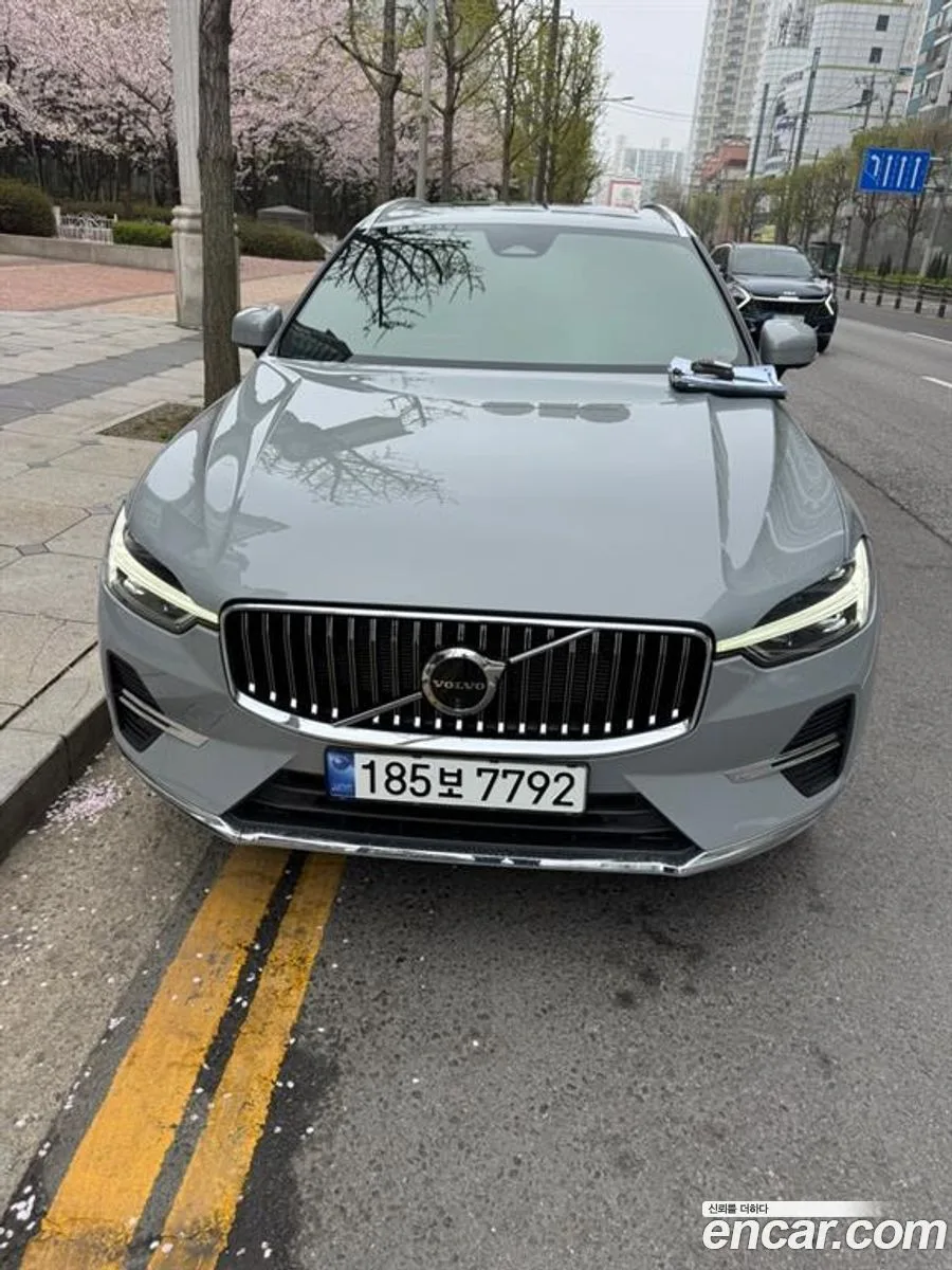 Volvo XC60 B5 2024 — фото 1, купить с доставкой в Москву