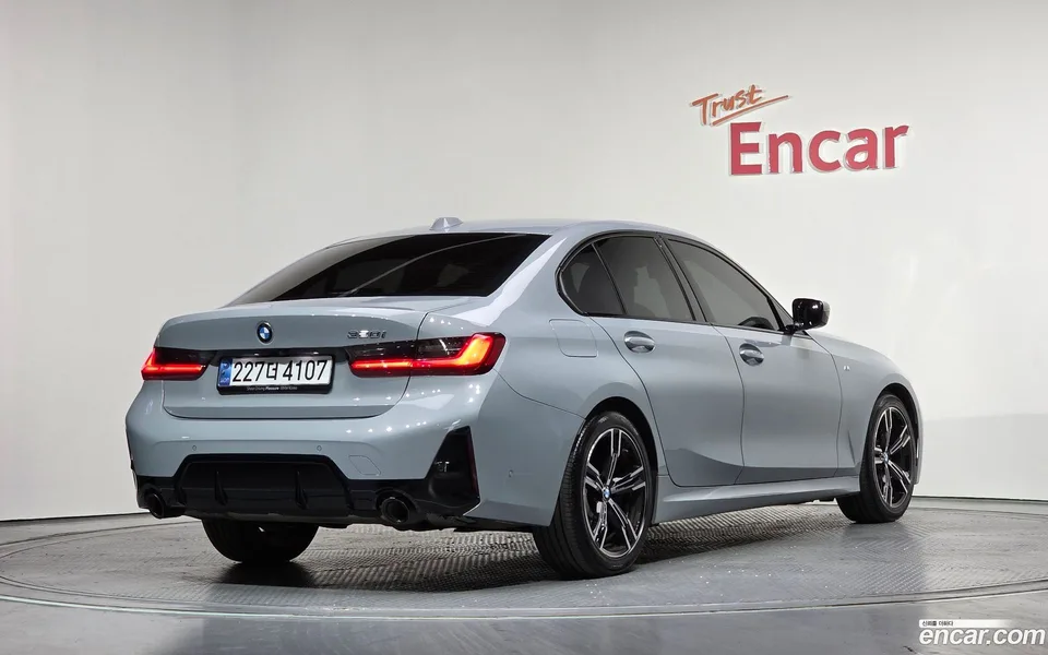 BMW 3 Series 320i M 2025 — миниатюра 2