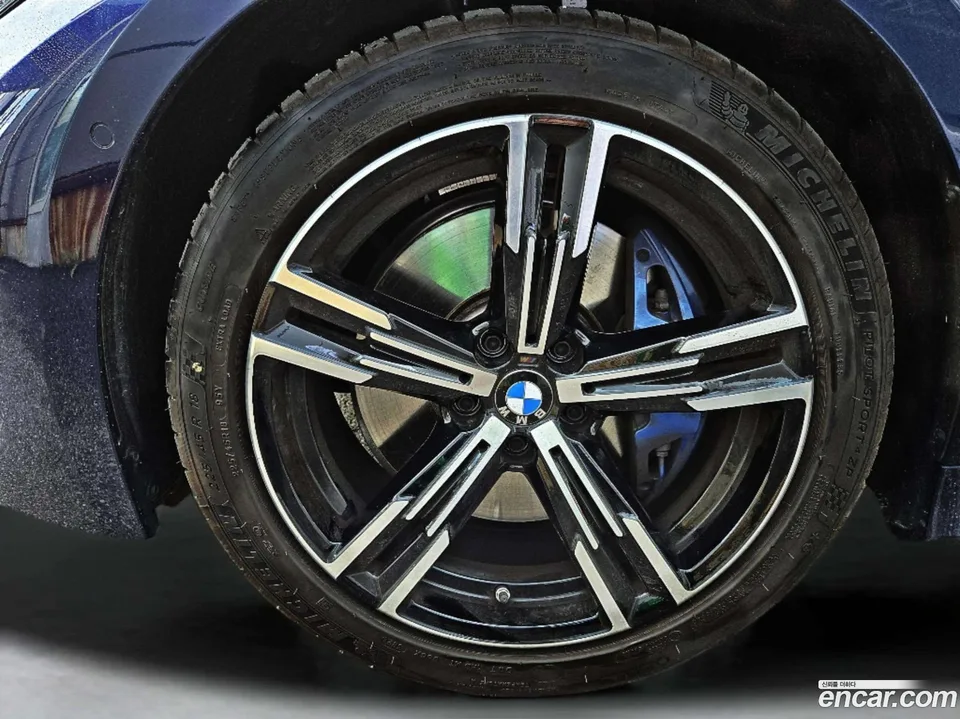 BMW 3 Series 320i M 2025 — миниатюра 5