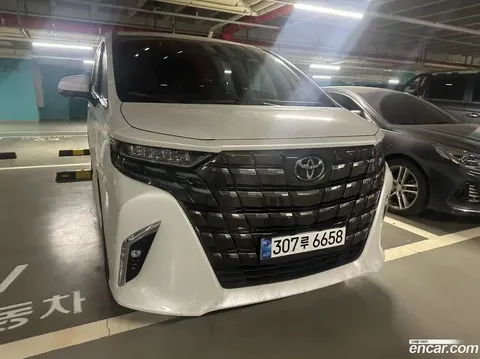 Toyota Alphard 2024 buy in Moscow