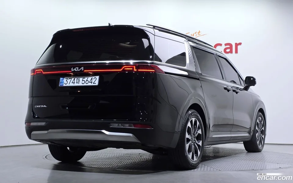 Kia Carnival 7 2023 — миниатюра 2