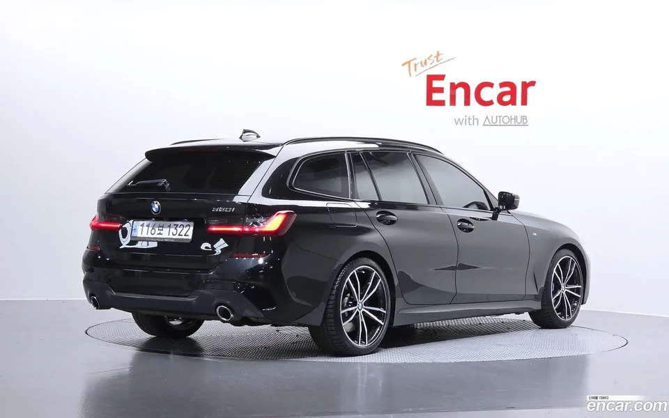BMW 3 Series 320i M 2022 — миниатюра 2