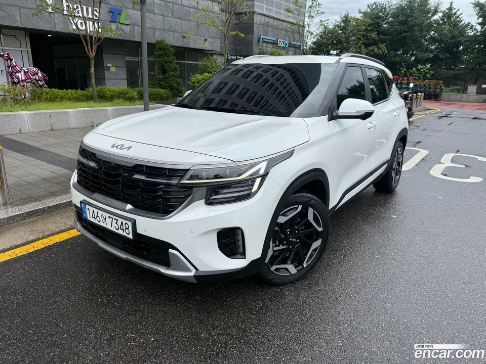 Kia Seltos 1.6 4WD 2022 — фото 1, купить с доставкой в Москву