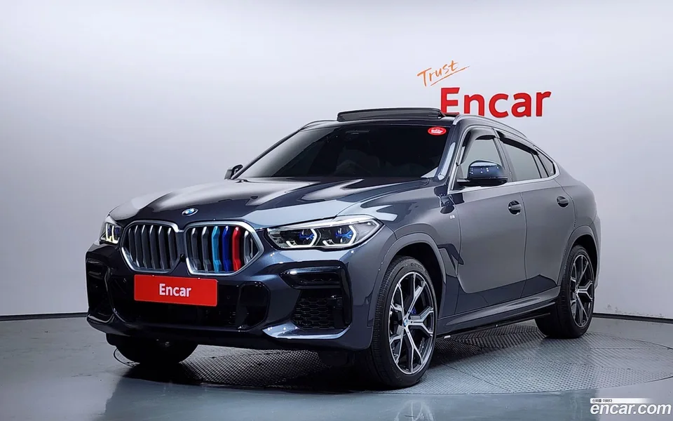 BMW X6 xDrive40i M 2022 — фото 1, купить с доставкой в Москву