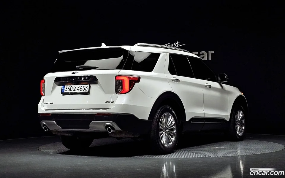 Ford Explorer 2.3 4WD 2022 — миниатюра 2