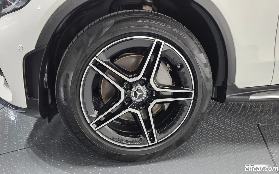 Mercedes-Benz GLC-Class GLC300 4MATIC 2023 — миниатюра 5