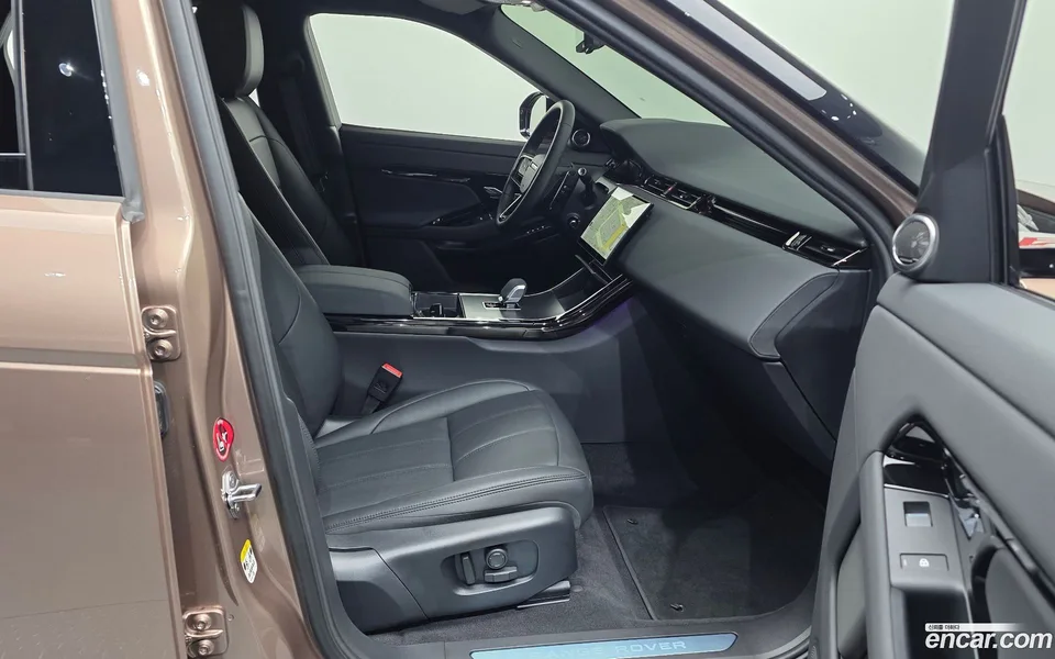 Land Rover Range Rover Evoque P250 SE 2025 — миниатюра 3