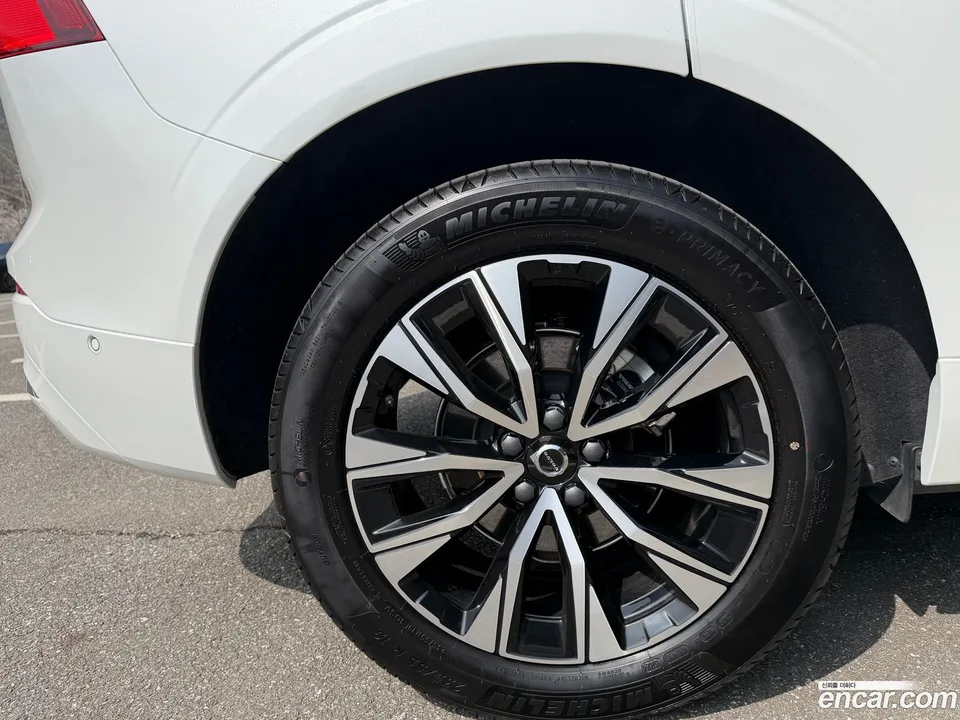 Volvo XC60 B5 2025 — миниатюра 5