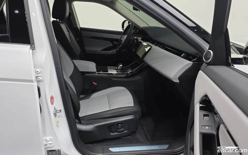 Land Rover Range Rover Evoque P250 SE 2025 — миниатюра 3