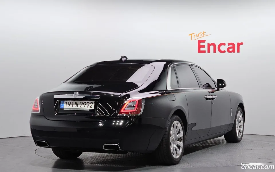 Rolls-Royce Ghost 6.7 EWB V12 2022 — миниатюра 2