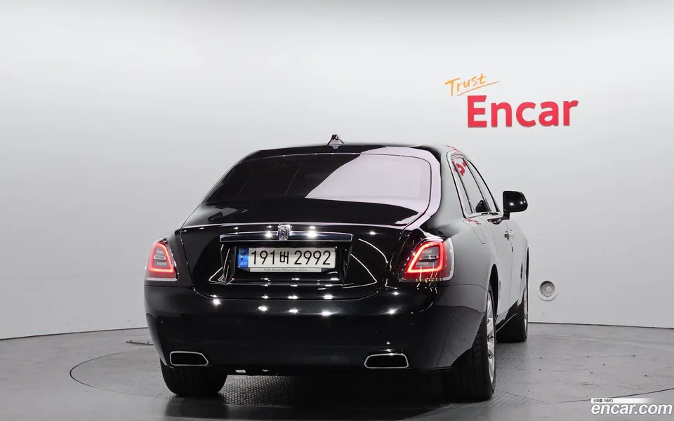 Rolls-Royce Ghost 6.7 EWB V12 2022 — миниатюра 4