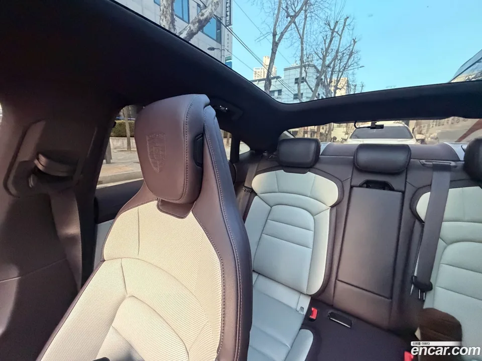 Porsche Taycan 2025 — миниатюра 5