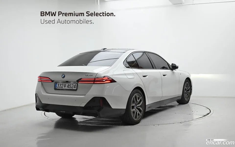 BMW 5 Series 520i M 2025 — миниатюра 2