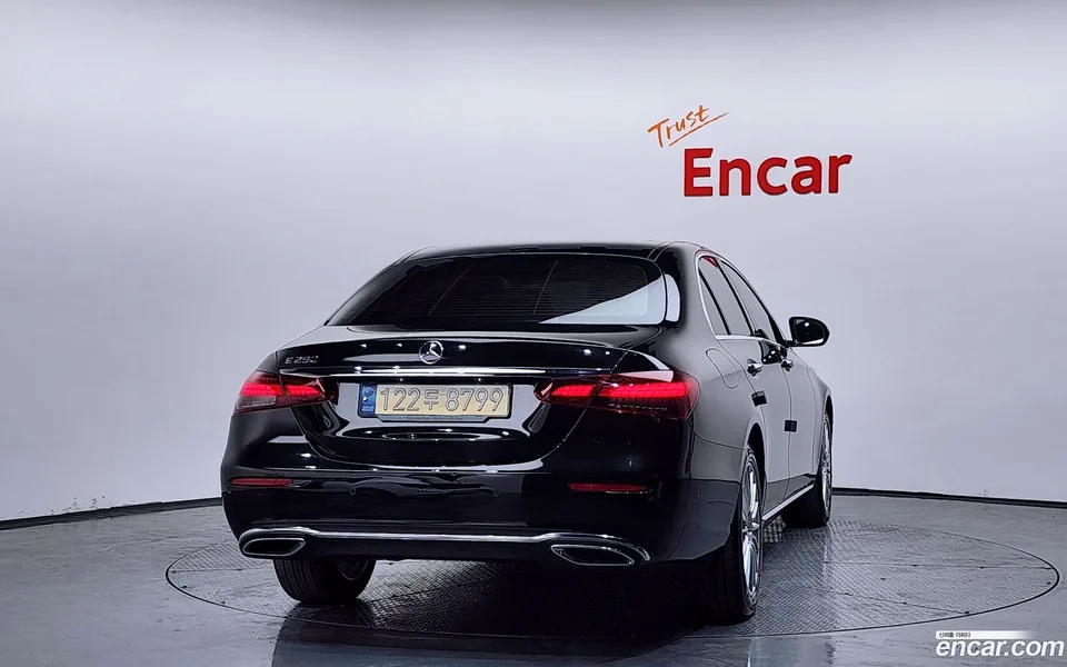 Mercedes-Benz E-Class E250 2022 — миниатюра 4