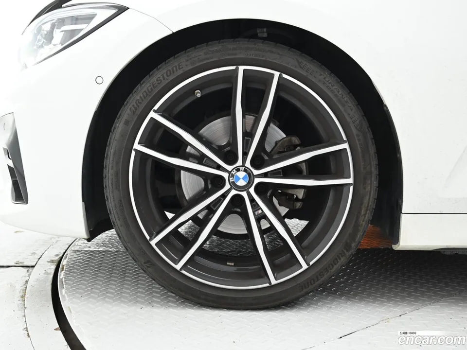BMW 3 Series 320i M 2022 — миниатюра 5