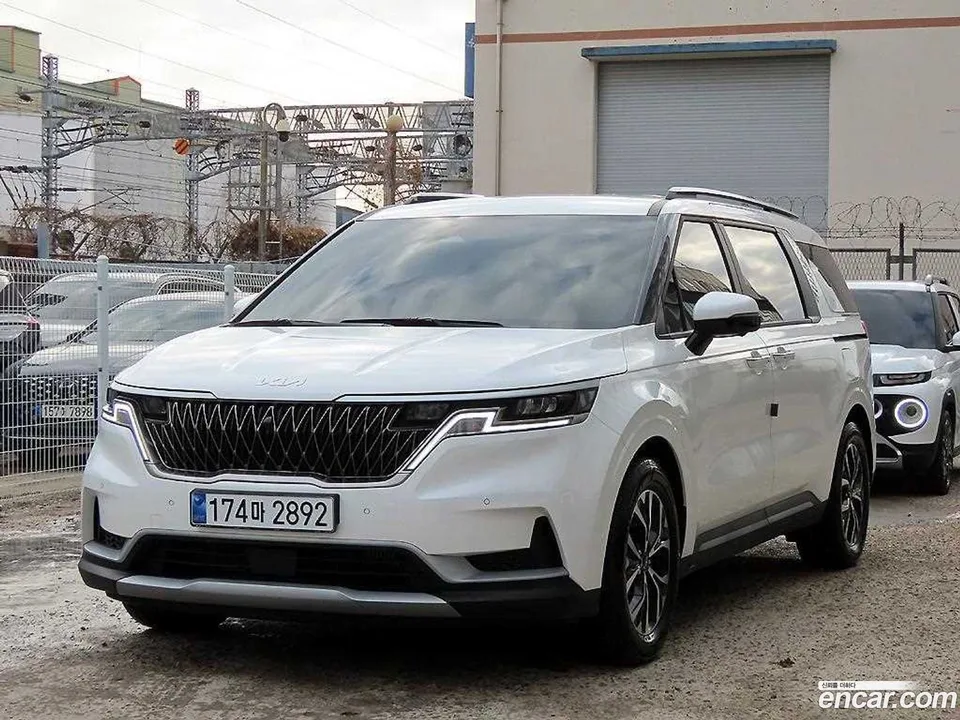 Kia Carnival 9 2023 — миниатюра 2