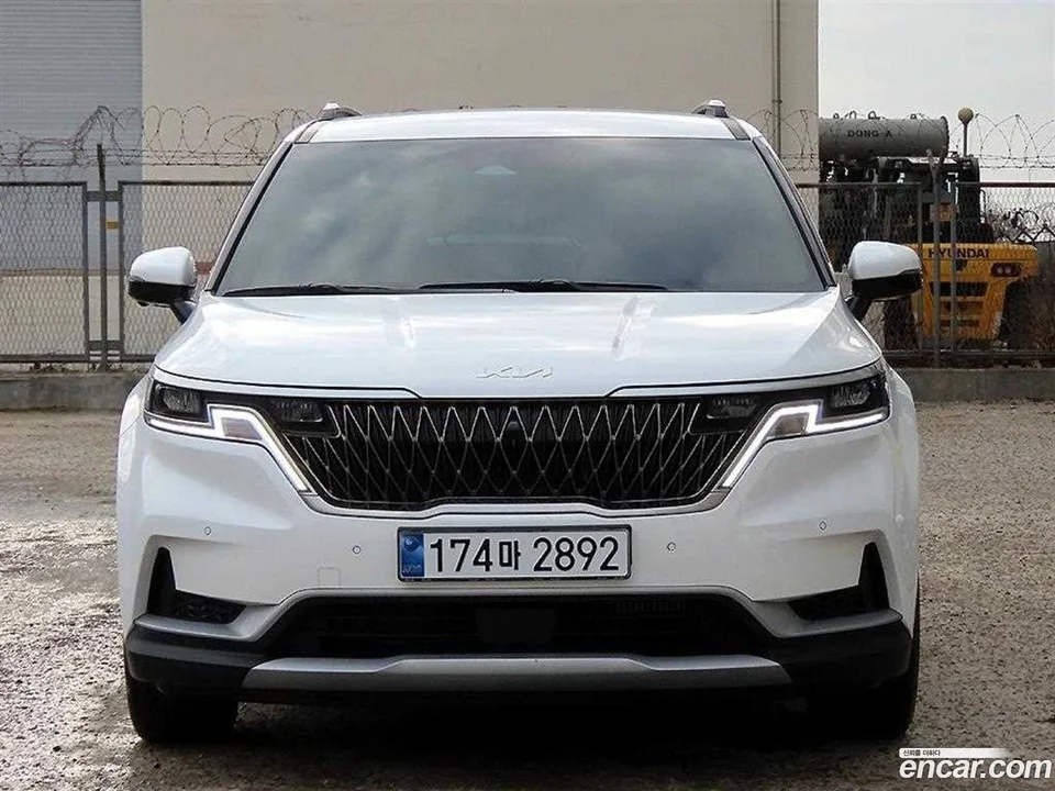 Kia Carnival 9 2023 — фото 1, купить с доставкой в Москву