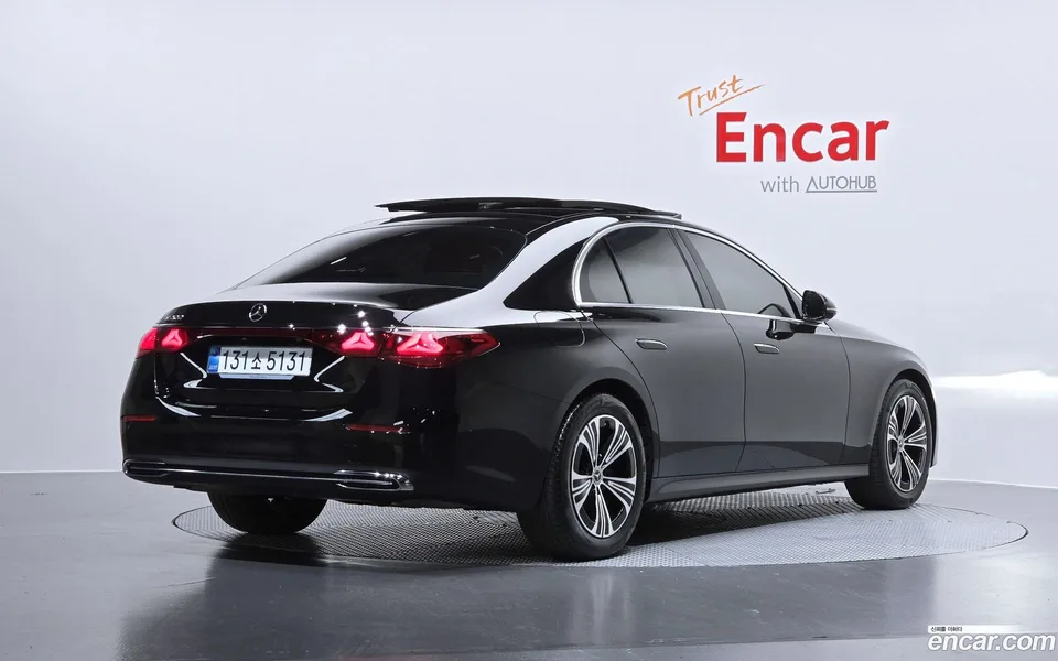 Mercedes-Benz E-Class E200 2025 — миниатюра 2