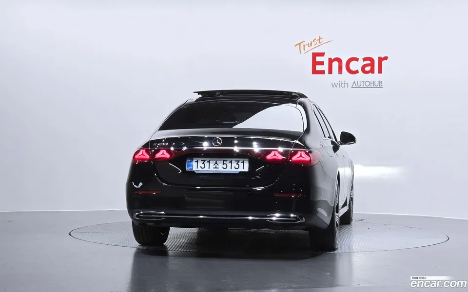 Mercedes-Benz E-Class E200 2025 — миниатюра 4