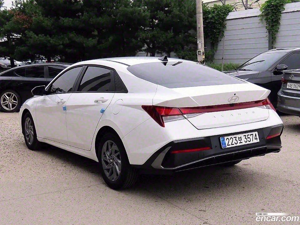 Hyundai Avante CN7 Hybrid 2025 — миниатюра 3
