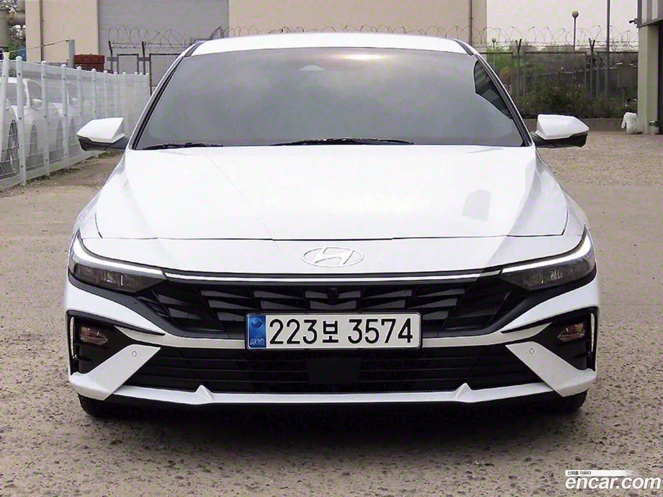 Hyundai Avante CN7 Hybrid 2025 — фото 1, купить с доставкой в Москву