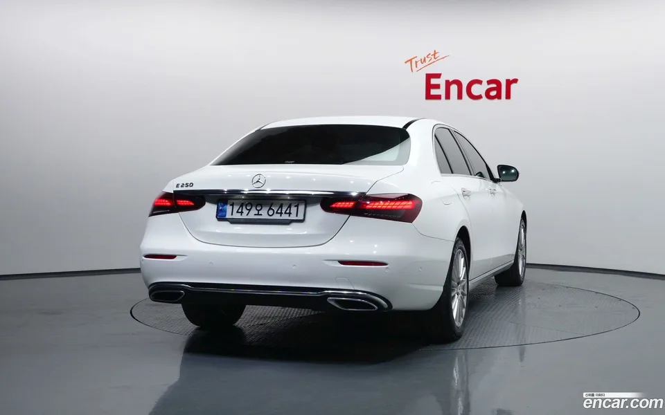Mercedes-Benz E-Class E250 2022 — миниатюра 4