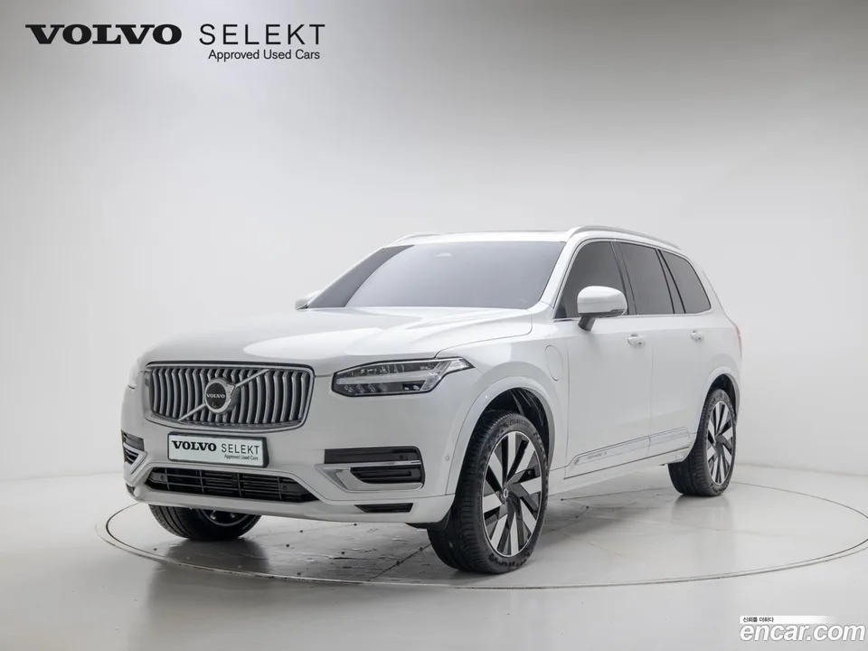 Volvo XC90 T8 2024 — фото 1, купить с доставкой в Москву