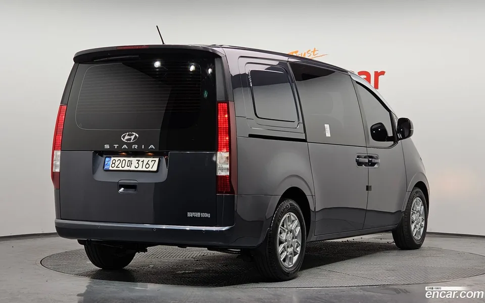 Hyundai Staria 5 2022 — миниатюра 2