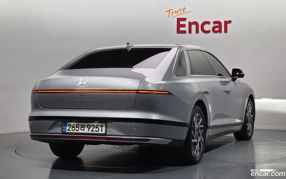 Hyundai Grandeur Hybrid 2023 — миниатюра 2