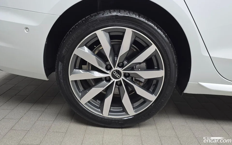 Audi A4 40 TFSI 2023 — миниатюра 5