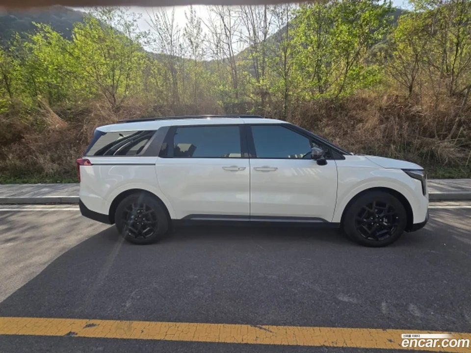Kia Carnival HEV 7 X Line 2025 — миниатюра 3