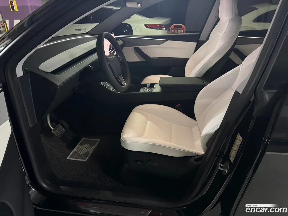 Tesla Model Y RWD 2025 — миниатюра 4