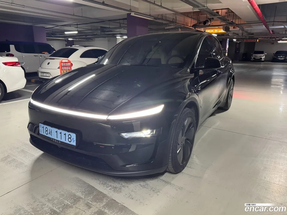 Tesla Model Y RWD 2025 — миниатюра 5