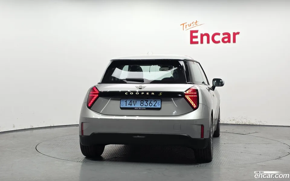 MINI Cooper Electric SE 2024 — миниатюра 4