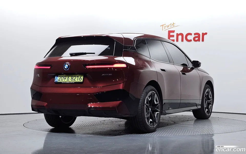 BMW iX xDrive50 2024 — миниатюра 2
