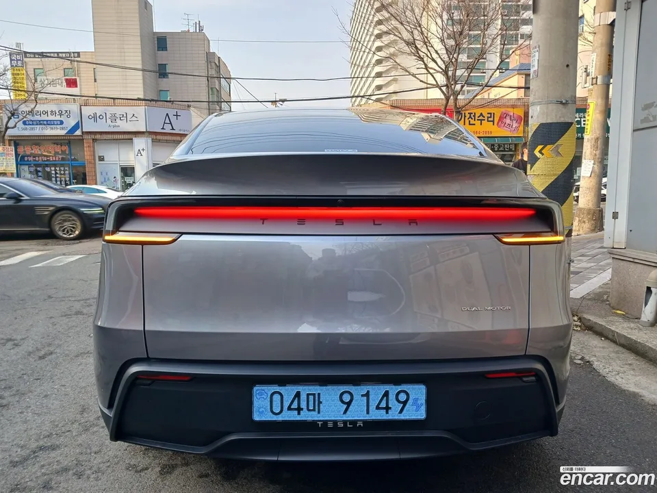 Tesla Model Y AWD 2026 — миниатюра 4