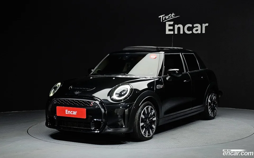 MINI Cooper S 5 2022 — фото 1, купить с доставкой в Москву