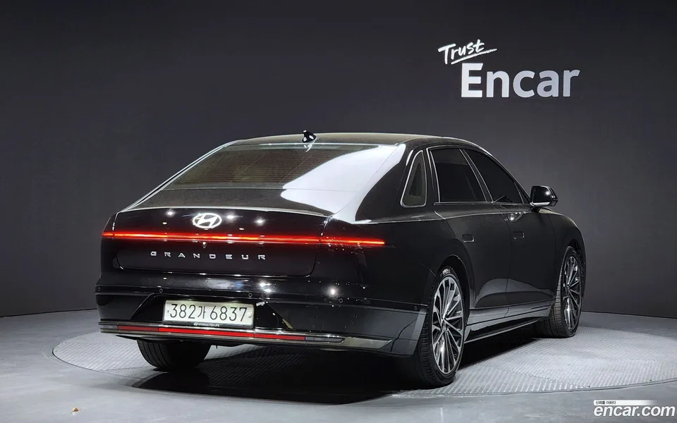 Hyundai Grandeur 3.5 4WD 2023 — миниатюра 2