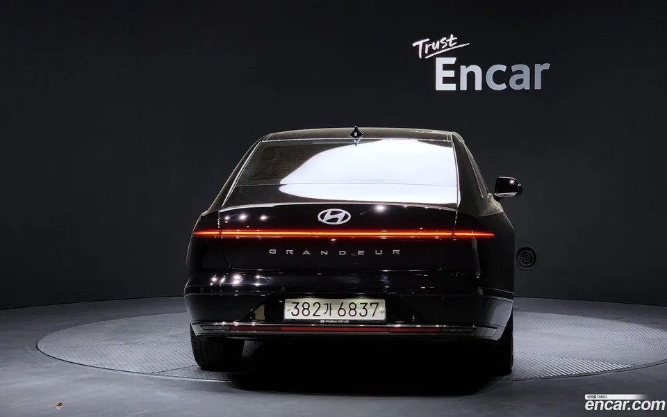 Hyundai Grandeur 3.5 4WD 2023 — миниатюра 4