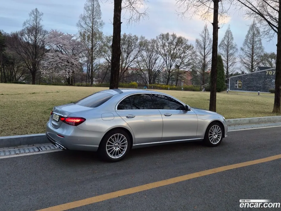 Mercedes-Benz E-Class E250 2022 — миниатюра 2
