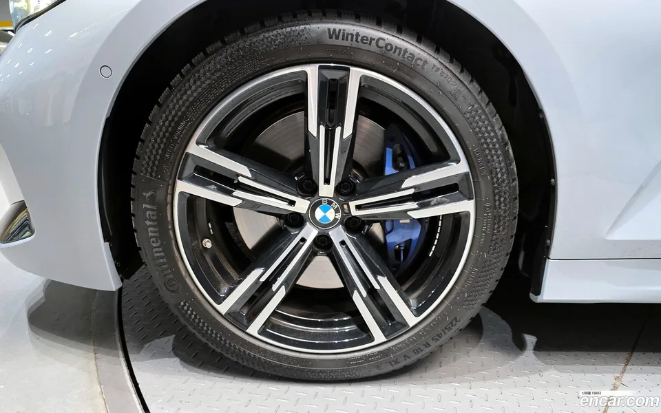 BMW 3 Series 320i M 2023 — миниатюра 5
