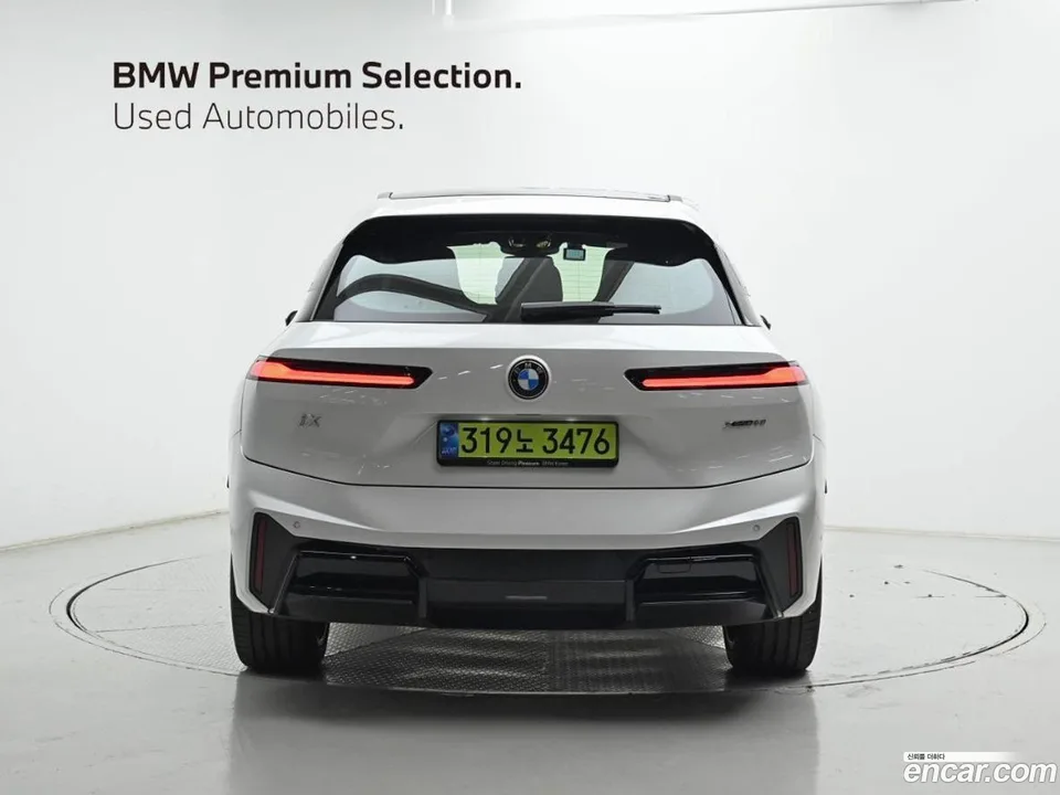 BMW iX xDrive60 M 2025 — миниатюра 4
