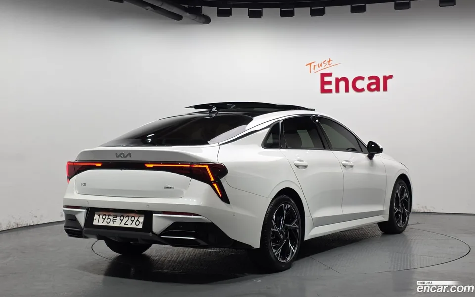 Kia K5 Hybrid 2025 — миниатюра 2