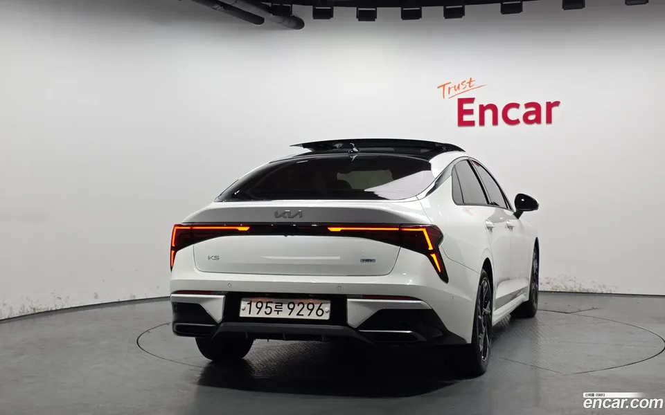 Kia K5 Hybrid 2025 — миниатюра 4